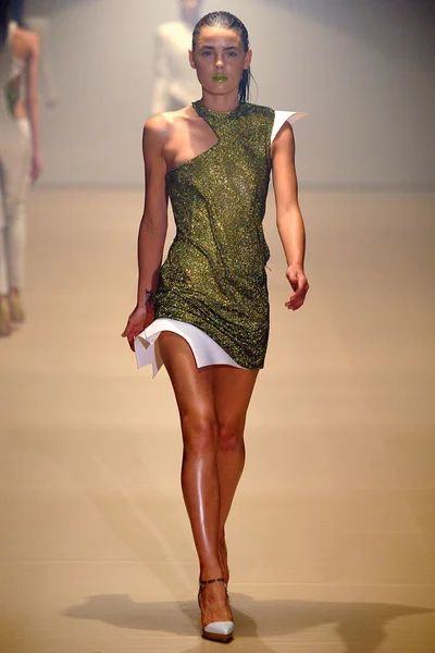 Look 19